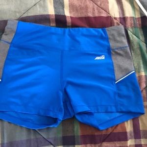 Avia shorts w/ side pockets